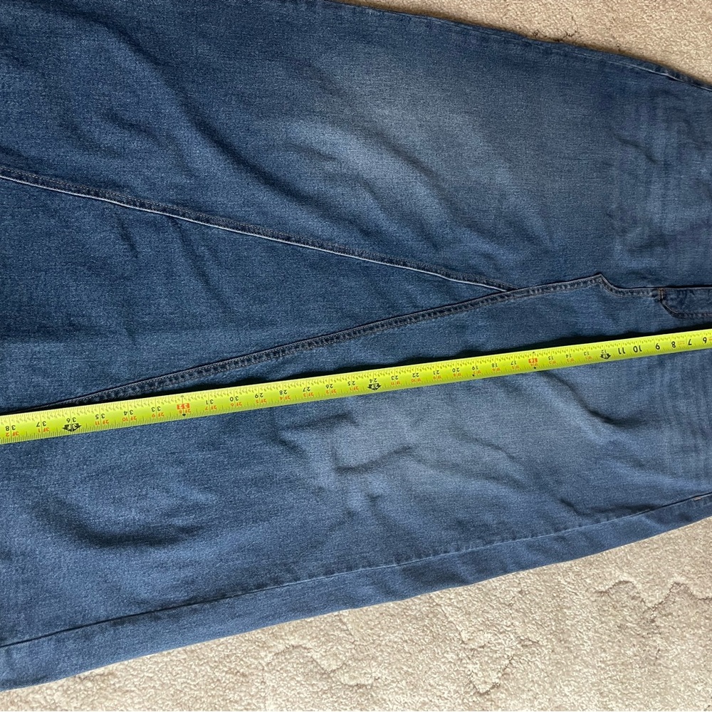 Ladies long denim skirt. - Picture 2 of 7